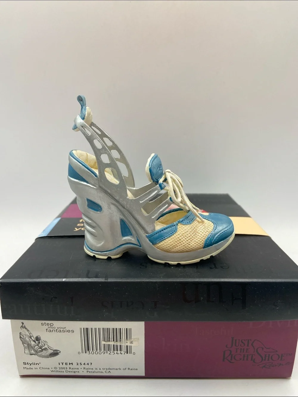 Just The Right Shoe by Raine Stylin’ Miniature Shoe Figurine Collectible